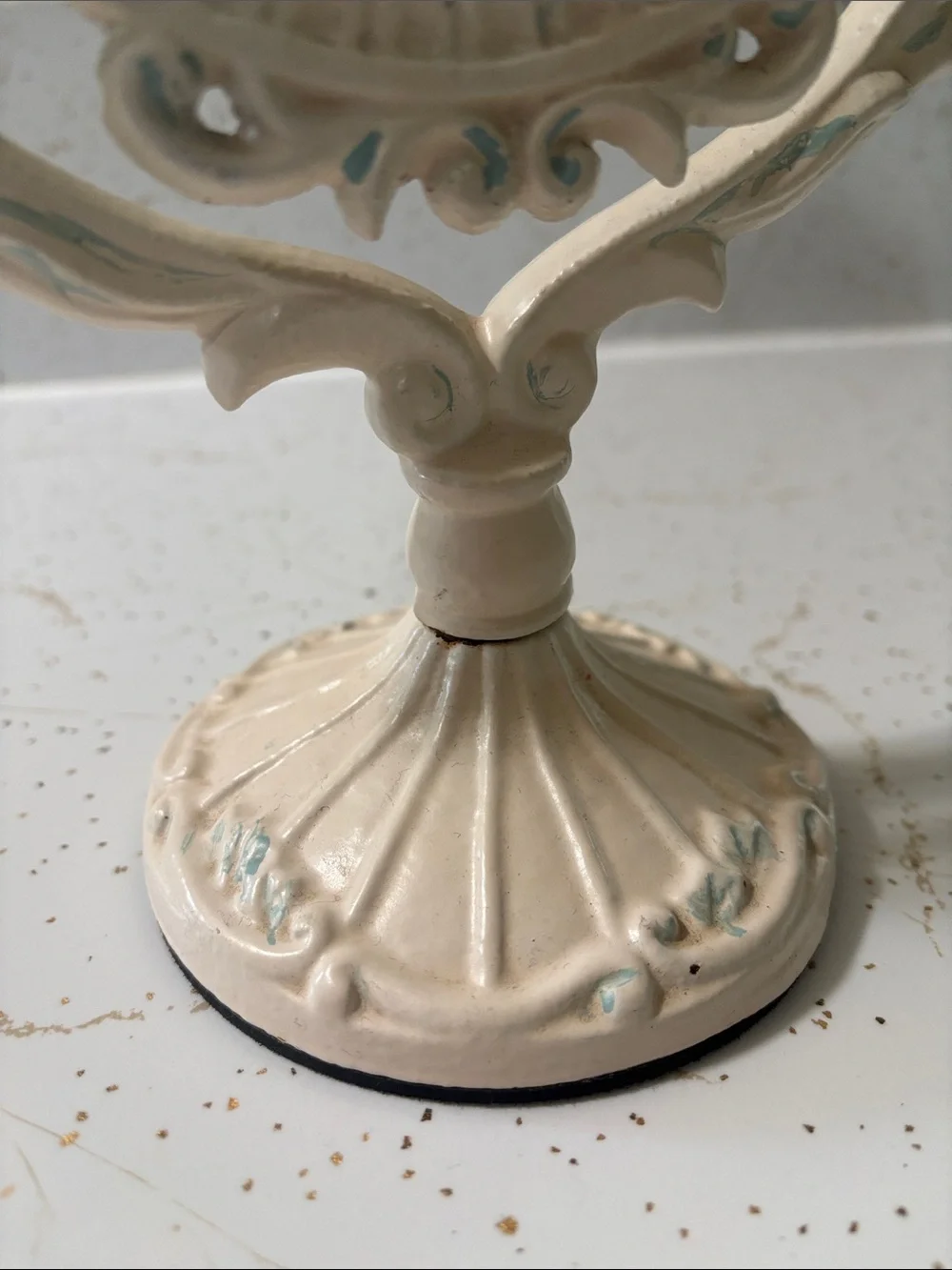 Vintage Style Ornate Oval Vanity Mirror in Cream - Picture 3 of 8